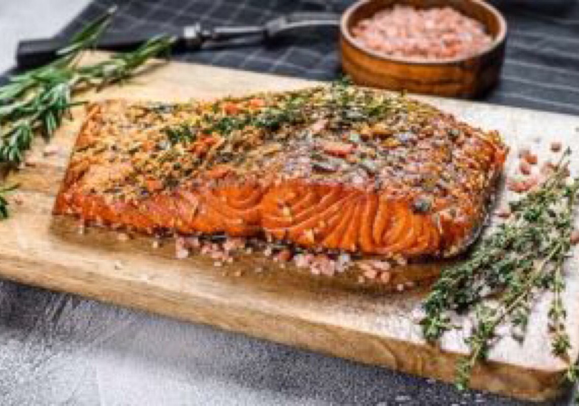 Salmão pode ser incluído na dieta de maneira saudável e sustentável