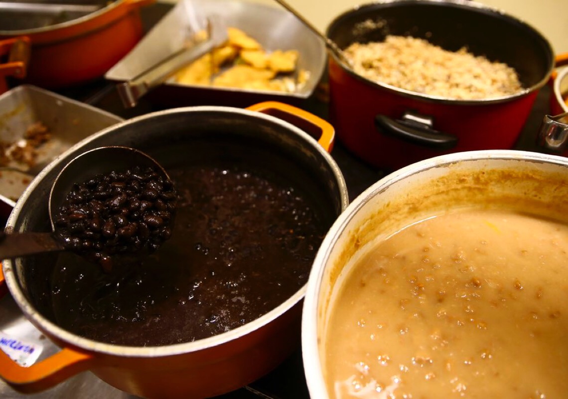 Nitrosaminas: estudo europeu sobre composto cancerígeno em alimentos acende alerta no Brasil