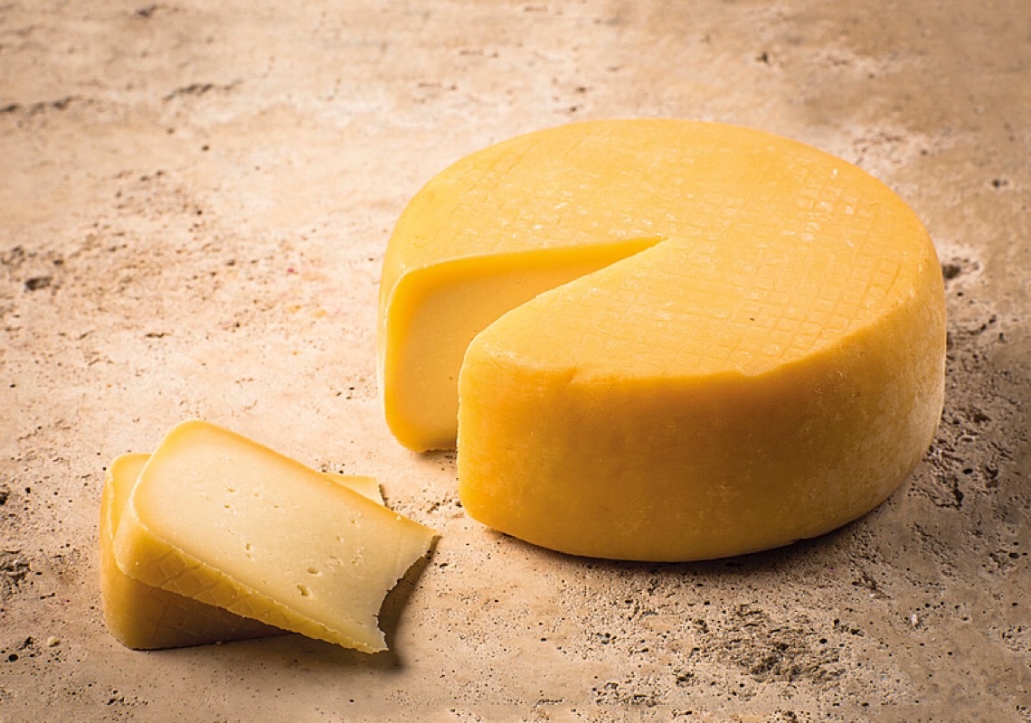 Tradição e sabor único: saiba por que os queijos de leite cru são tão especiais