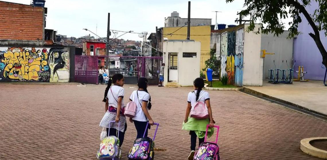 Crianças com pais ou responsáveis vítimas de violência grave passam a ter direito a atendimento psicossocial