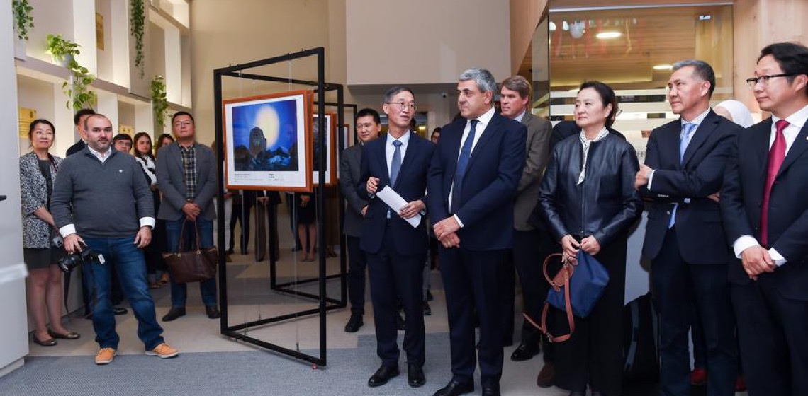 ONU Turismo sedia exposição fotográfica sobre vida selvagem da China e promove ecoturismo