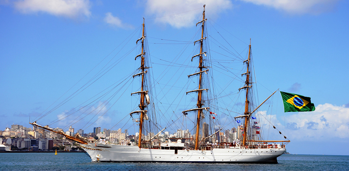 Navio da Marinha passa por reparos após espera de 4 meses em Lisboa