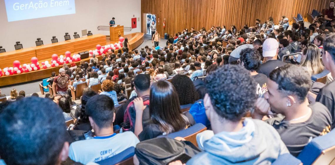 Programa GerAção Enem promove aulão para alunos da rede pública