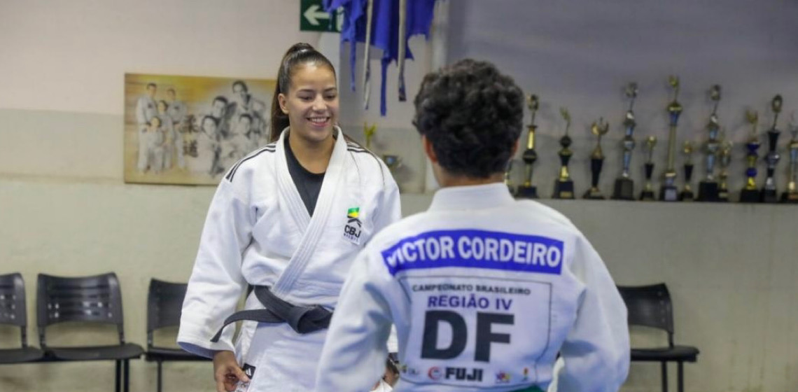 Pietra Estrela Aquino, judoca de Brasília é prata em mundial escolar no Bahrein