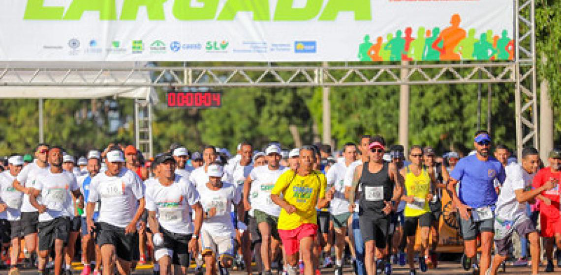 Corrida do Gari celebra profissionais da limpeza urbana, no dia 1º de dezembro