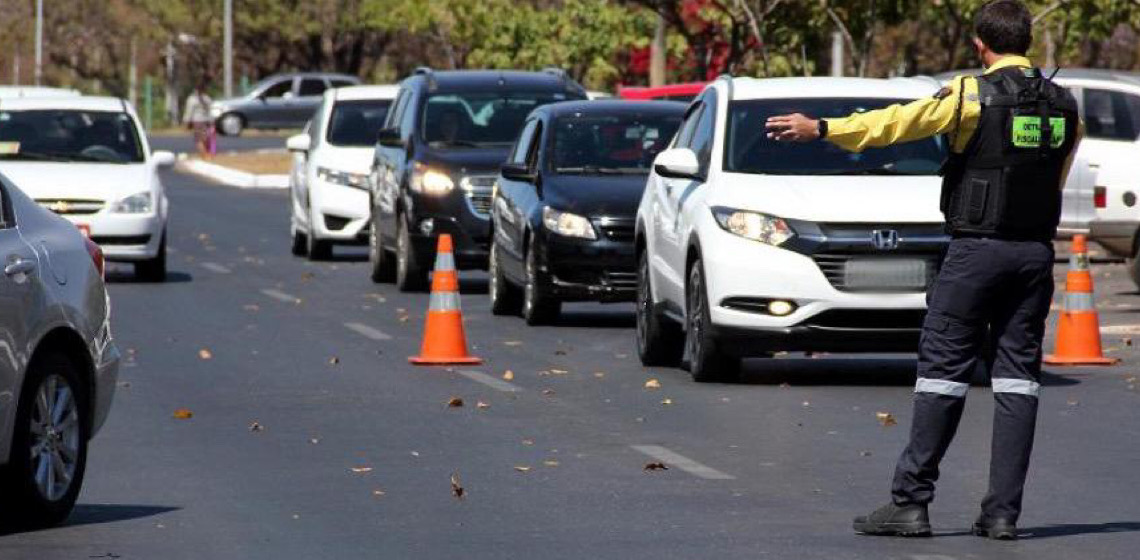 Vai pegar a estrada? Confira dicas de como fazer uma viagem segura