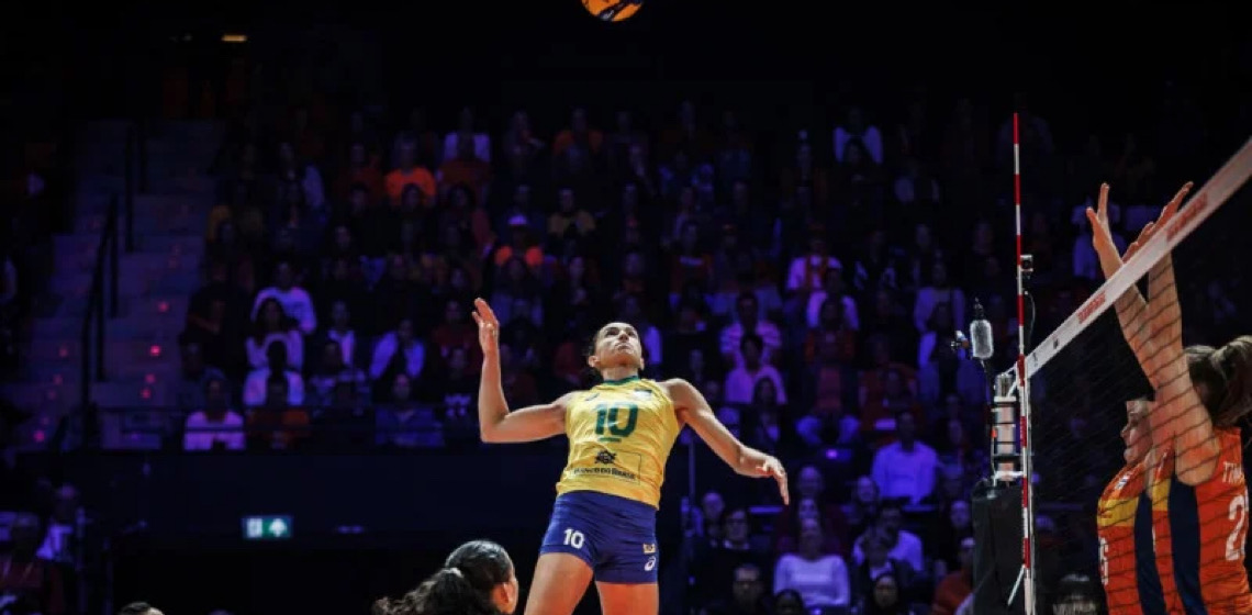 Time de Gabi Guimarães é tricampeão do Mundial de Clubes de Vôlei