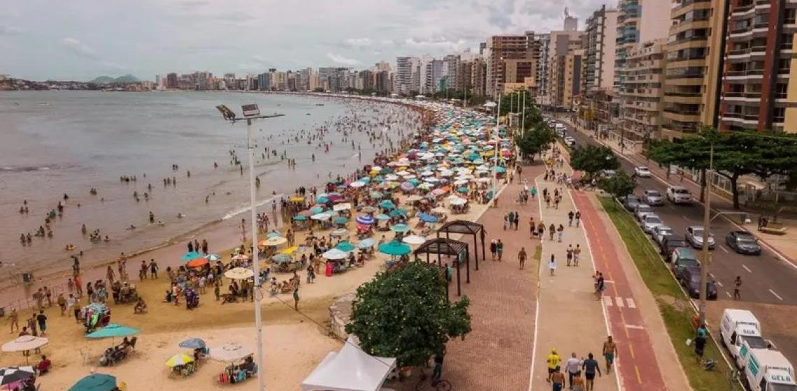 Litoral: No fim de ano, Guarapari é mesmo a ‘praia dos mineiros’?