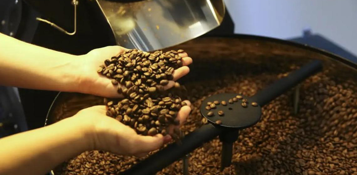 Com preços em alta, exportações de café do Brasil têm maior volume em quatro anos