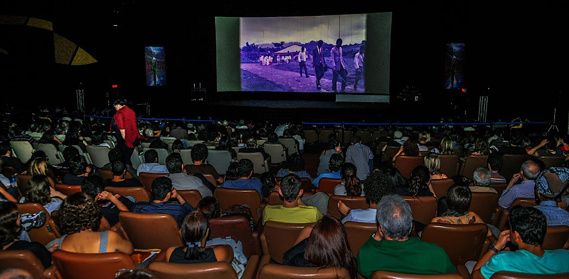 Mostra de Cinema de Tiradentes homenageará atriz Bruna Linzmeyer 