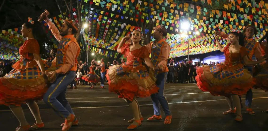 Festa popular preferida do brasileiro é a junina, e não o carnaval