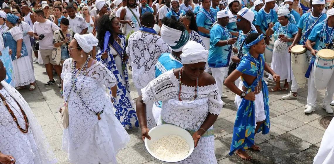 Festa para Iemanjá celebra e fortalece religiosidade afrobrasileira