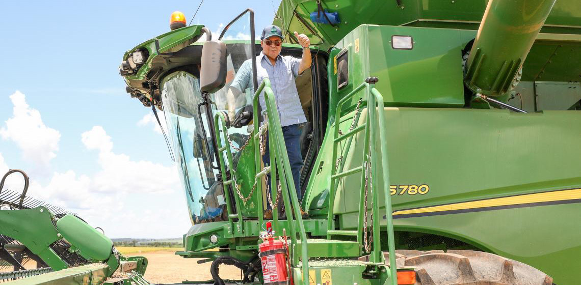 Governador participa do início da colheita de soja no DF e anuncia infraestrutura rural