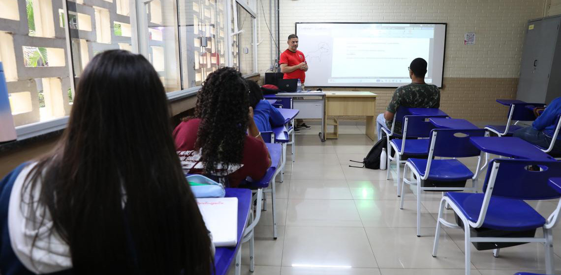 Educação de Jovens e Adultos abre caminhos para recomeço e transformação