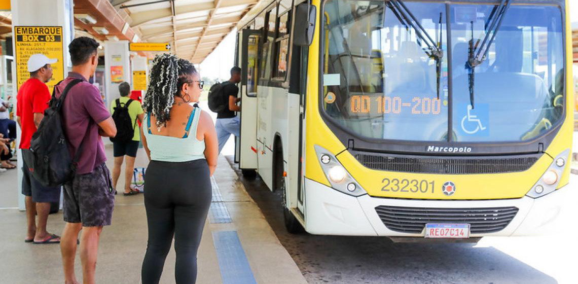 Vai de Graça: passageiros comemoram primeiro domingo de transporte público gratuito após o Carnaval