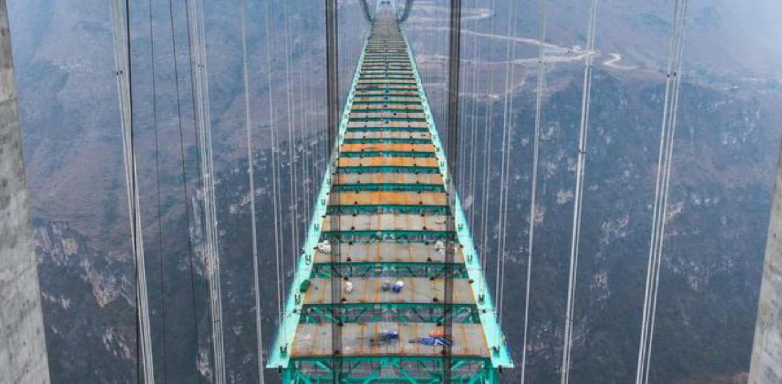 Na China: Ponte mais alta do mundo em Guizhou está quase pronta