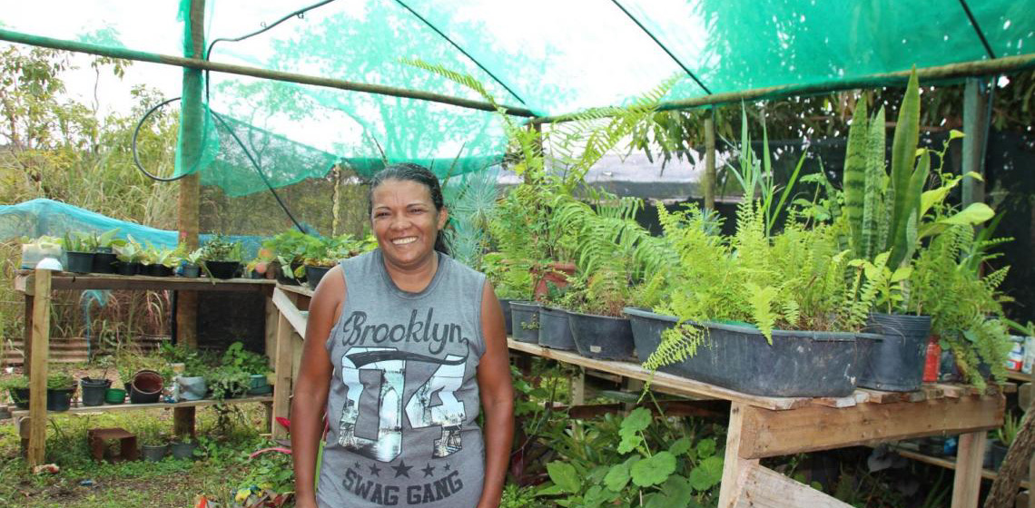 Com assistência, produtora rural transforma paixão por plantas em fonte de renda