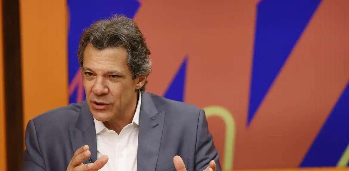 Fernando Haddad nega planos para reajustar valor do Bolsa Família
