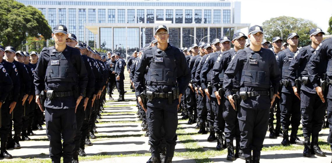 Governador Ibaneis Rocha autoriza mudança nas regras de promoção na PMDF