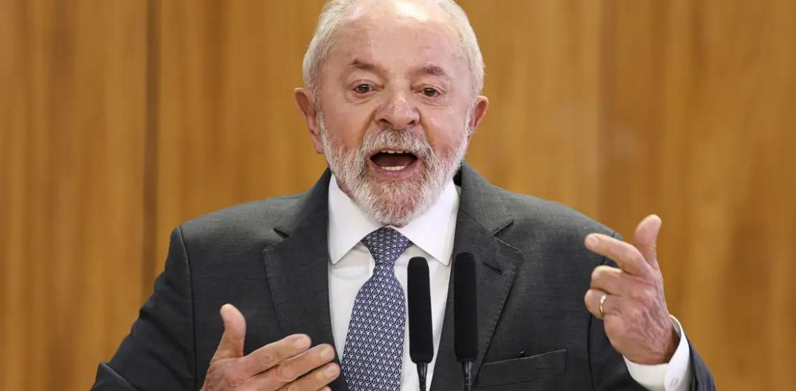 Com crise de labirintite, Lula faz exames em hospital em Brasília