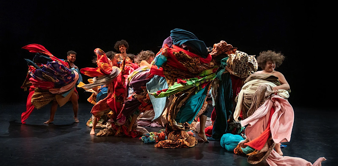 Bienal de Dança de Lyon homenageia o Brasil com Lia Rodrigues e nova geração