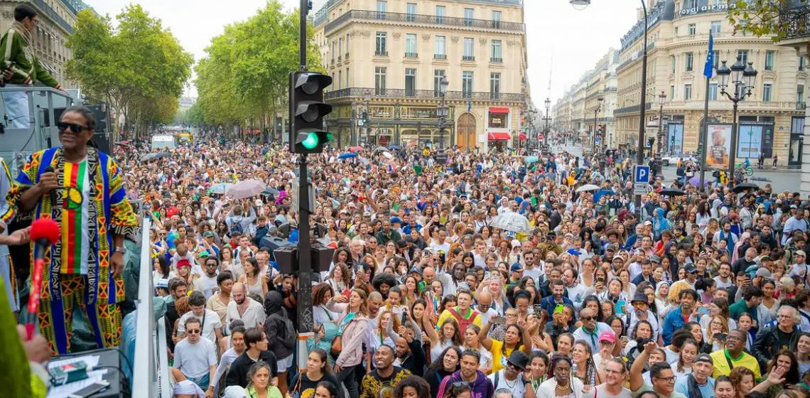 Cultura afro-brasileira é celebrada em Paris com Lavagem de Madeleine
