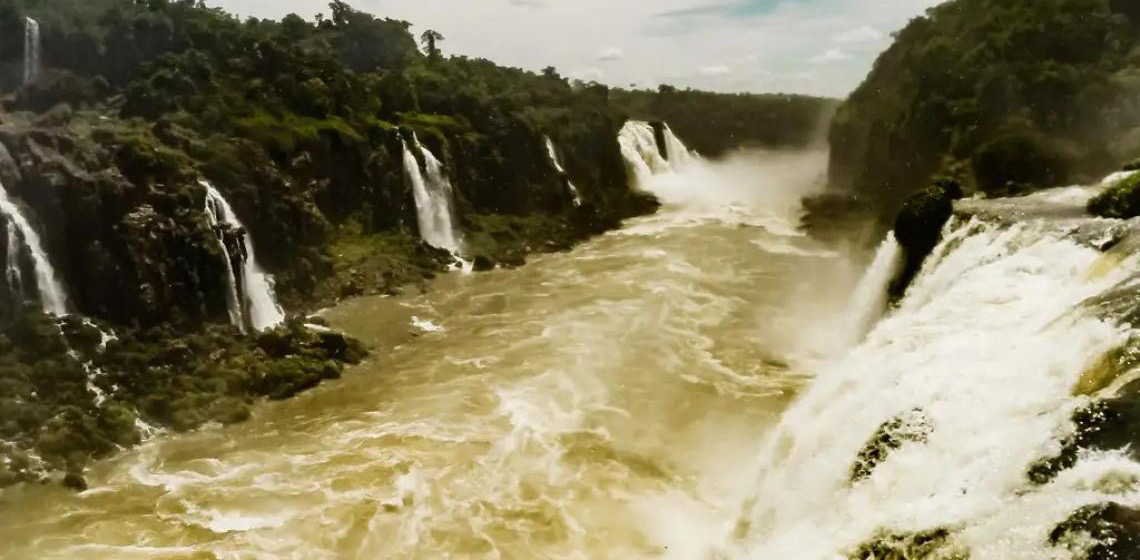 Entre enchentes e secas, ciclo da água está mais errático e extremo