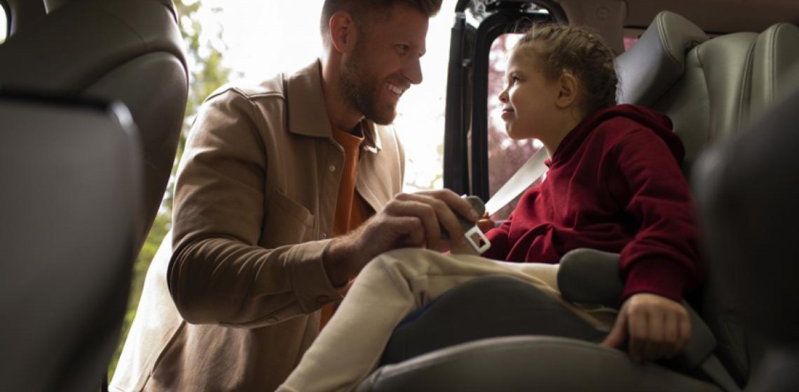 Transporte: Melhor lugar de criança no carro é o meio do banco de trás