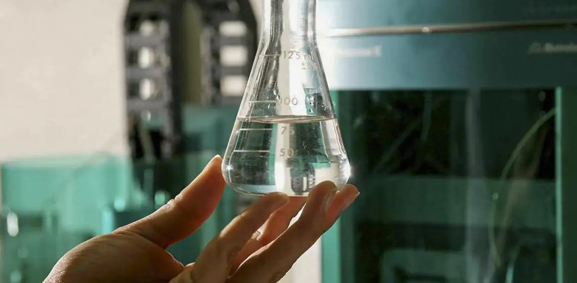 Metanol: Saiba o que é a substância presente em bebida adulterada