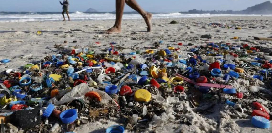 Brasil institui estratégia de enfrentamento à poluição plástica no oceano