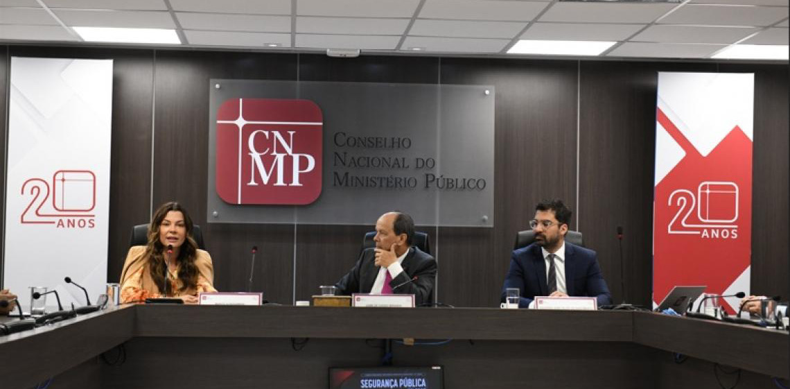 Cartão Vermelho para o Racismo: Acordo propõe ações de letramento racial no país