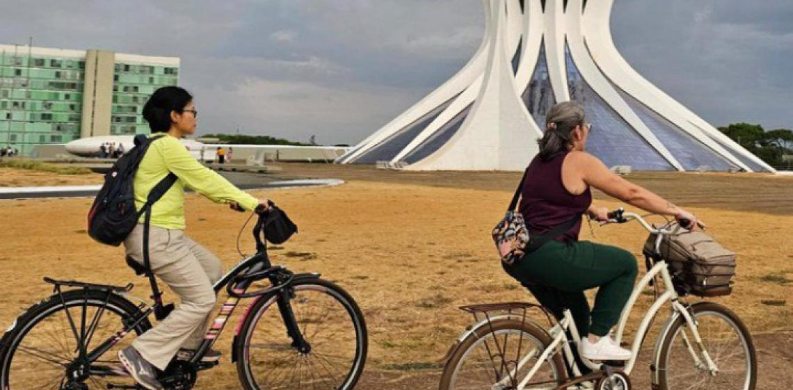 Brasil e Holanda no pedal: Programa incentiva mobilidade ativa perto da COP 30
