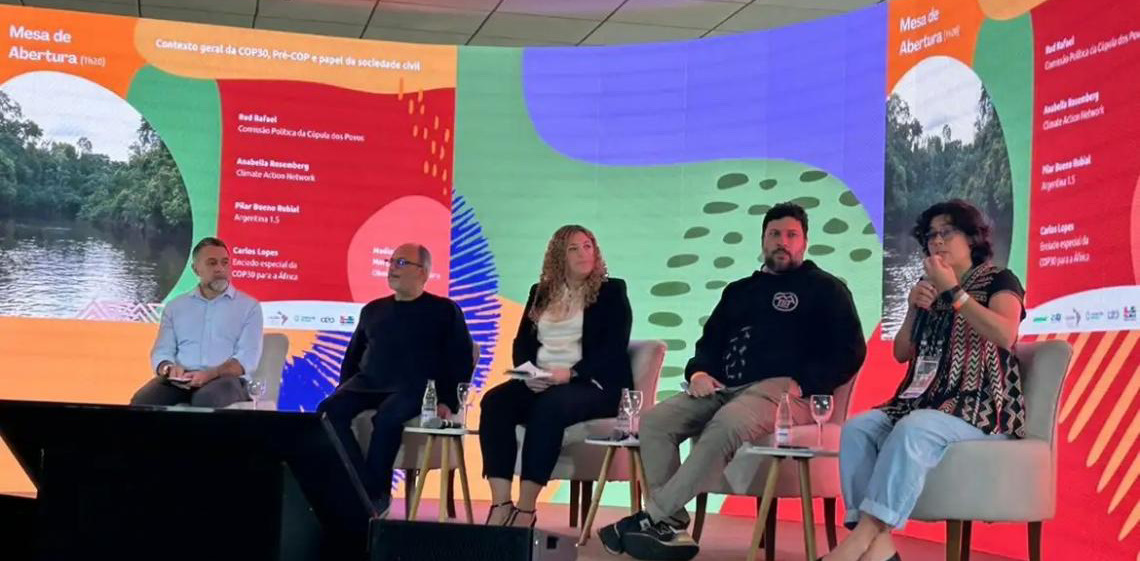 Sociedade civil defende urgência de limitar aquecimento global a 1,5°C, documento foi entregue