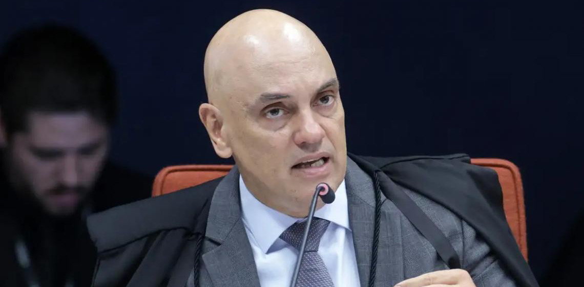 Ministro Alexandre de Moraes proíbe visita de presidente do PL a Bolsonaro
