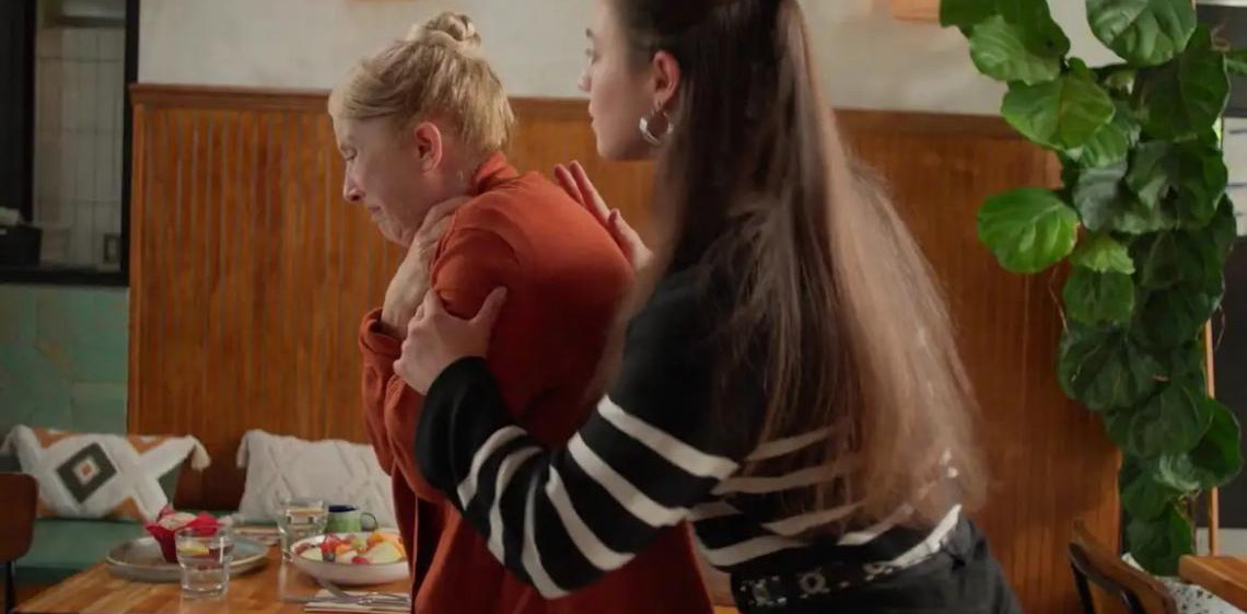 Associação muda técnicas de desengasgo em bebês, crianças e adultos